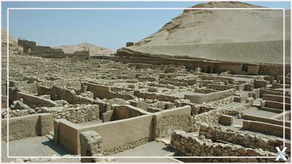 Древний город Урук, современный Ирак,...