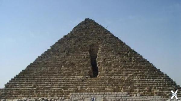 Пирамида Менкаура сегодня. Вид на пов...
