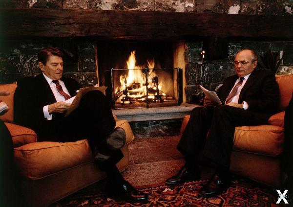 Рейган и Горбачёв на встрече в Женеве