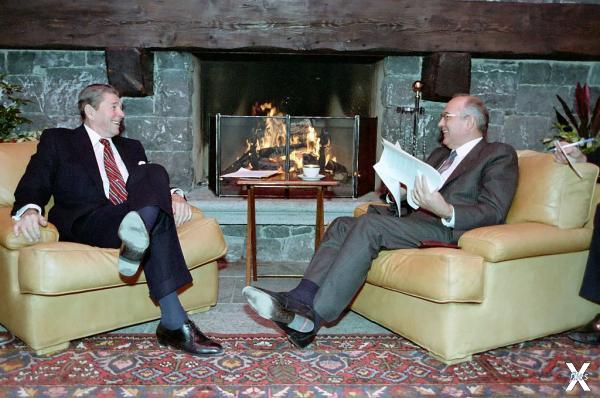 Рейган и Горбачёв на встрече в Женеве