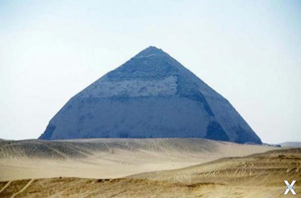 Изогнутая пирамида Снеферу, Дахшур, Е...