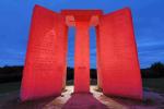 История, достойная Лавкрафта: в США конспирологи взорвали памятник, который пугал их своей странностью