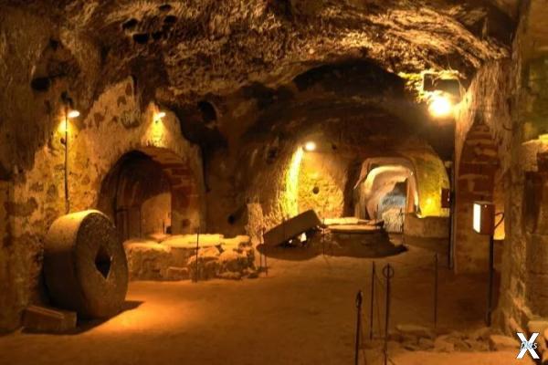 Древние подземные пещеры Орвието
