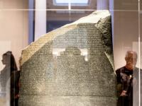 Скандал вокруг Розеттского камня: почему англичане торопятся вернуть древнеегипетский артефакт в страну фараонов