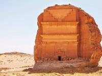 Дворец в скале или гробница? Загадка Аравийской пустыни