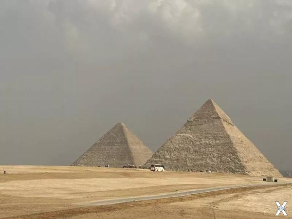Пирамиды на плато Гизы