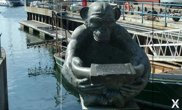 Памятник обезьяне в Хартпуле