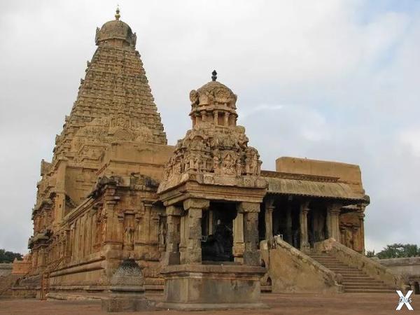 Храм Брихадишвара в Танджавуре, Тамил...
