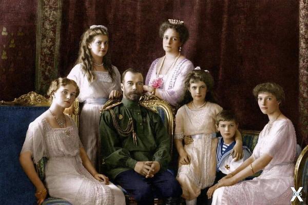 Император Николай II в кругу семьи