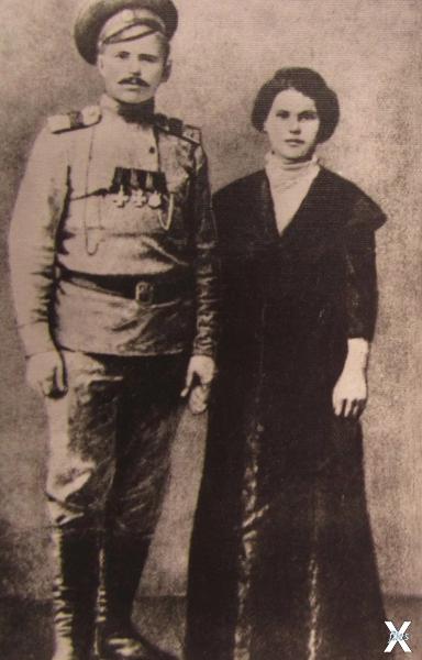 Фельдфебель Чапаев с женой Пелагеей Н...