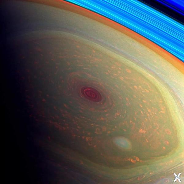 Полярный вихрь Сатурна, снятый аппара...