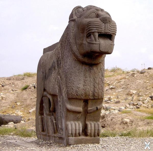 Древняя статуя льва в Айн-Дара, Сирия