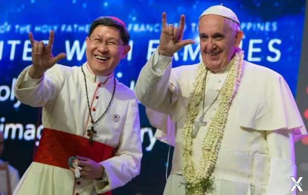 Папа Франциск и филиппинский кардинал...