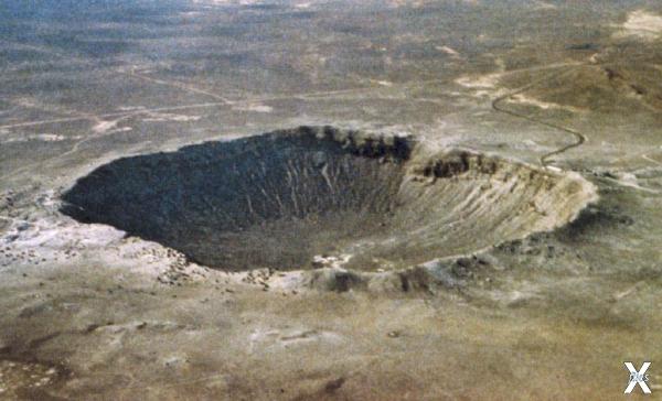 Аризонский кратер - след падения гига...
