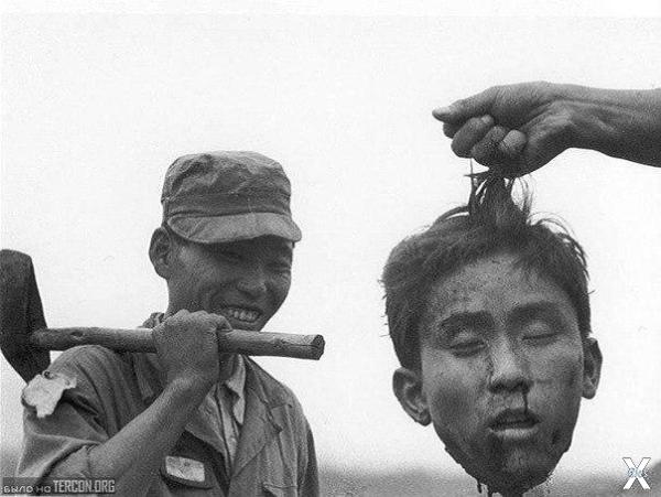Красные кхмеры отрезали головы жертва...