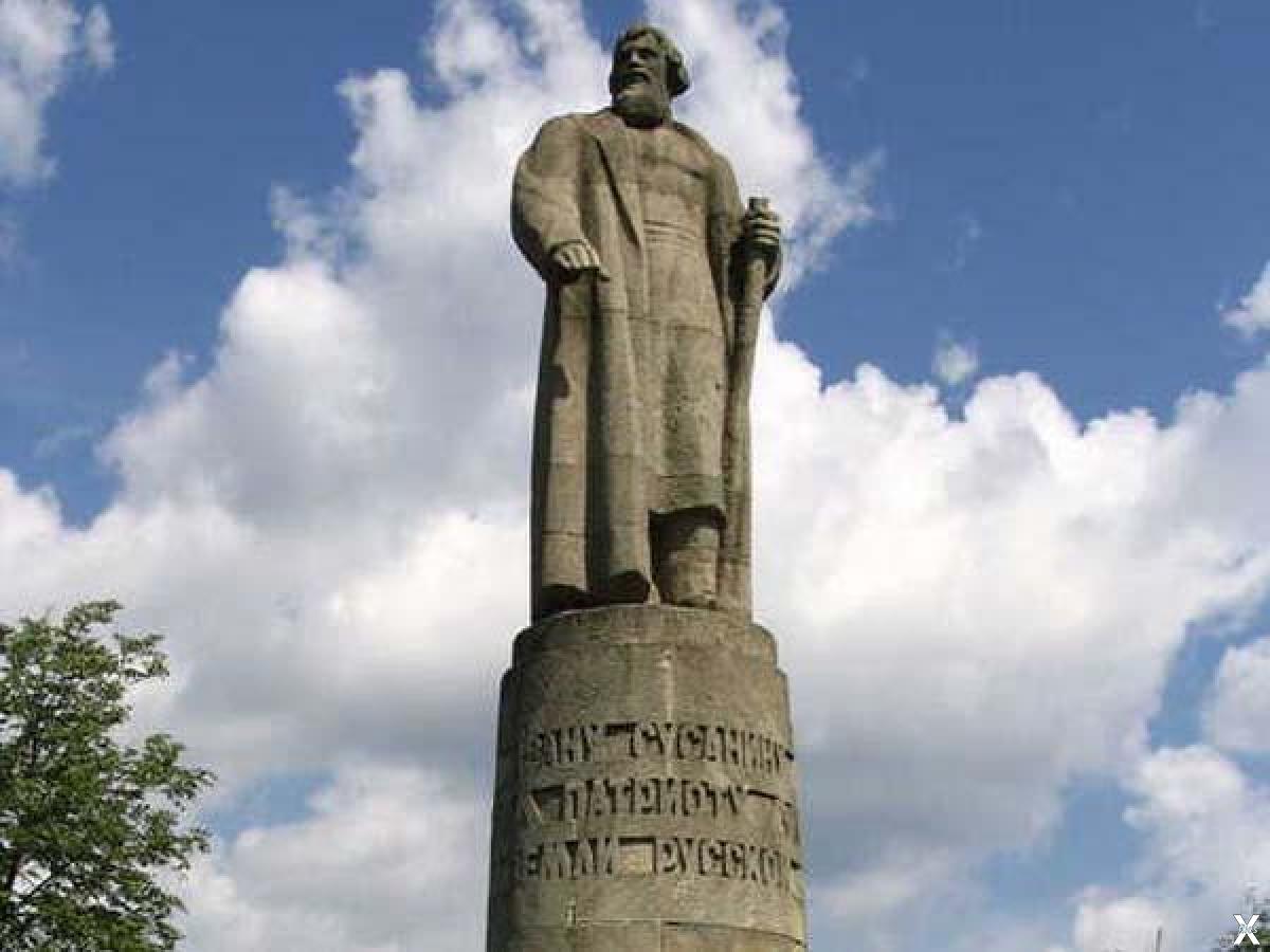 Иван Сусанин памятник в Костроме