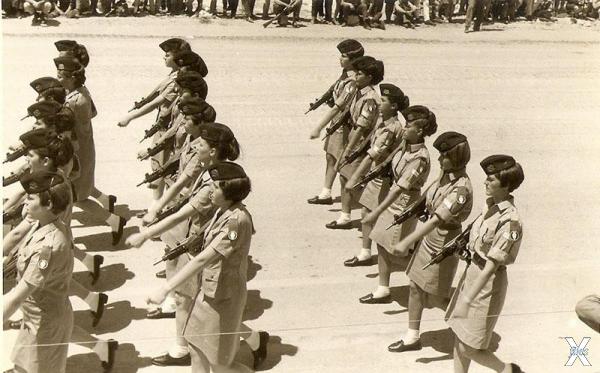 Израильские женщины-военнослужащие, в...