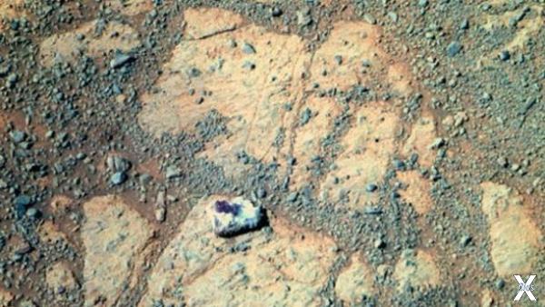 Марсианский "блуждающий" камень