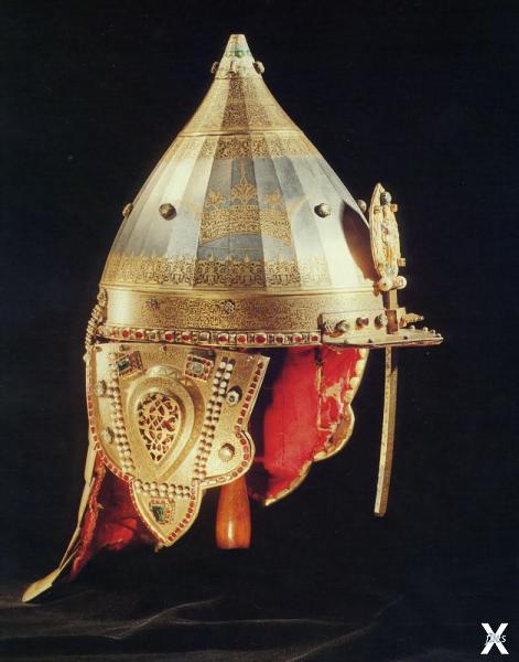 Шлем, сделанный в 1621 году мастером ...