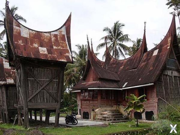 Традиционный дом минангкабау