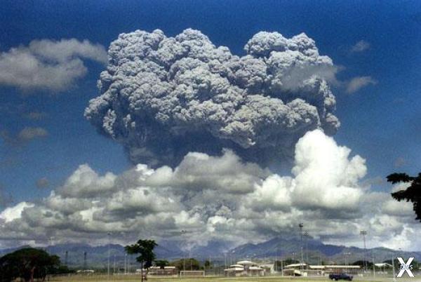 Проснувшийся вулкан Пинатубо. 1991 год