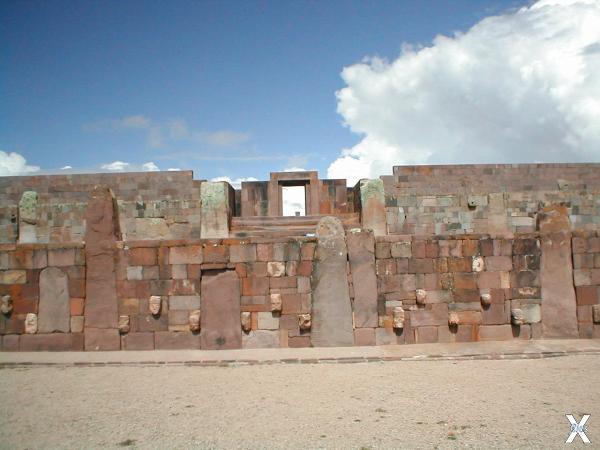 Внешняя стена храма Каласасайи