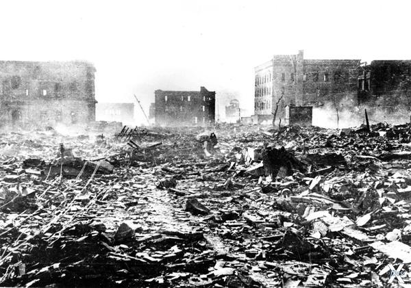 7 августа 1945 года, Хиросима. Все ещ...