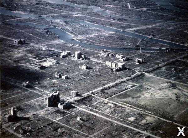 12 октября 1945 года. Вид на район Хи...