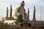 Мечеть Умм-аль-Кура: почему её минареты построены в виде автоматов Калашникова и советских ракет