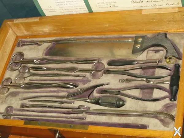 Хирургические инструменты в начале XI...