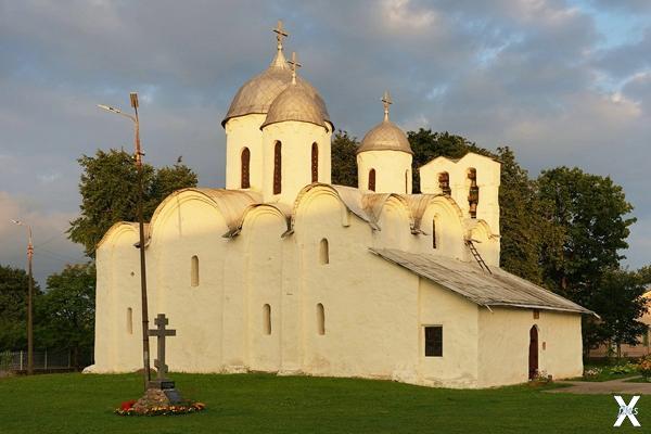 Собор Иоанна Предтечи XIII века в Пскове