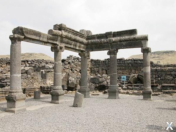 Развалины древней синагоги в Коразиме