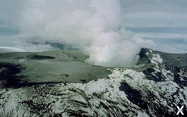 Вершина вулкана Руис в конце ноября 1...