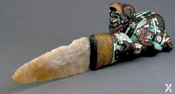 Ритуальный каменный нож жрецов ацтеков