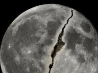 Как мусульмане доказывают, что пророк Мухаммед расколол Луну на две части