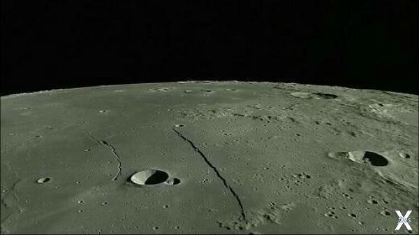 Еще одно фото поверхности Луны с япон...