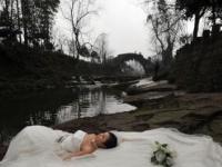 «Свадьбы мертвых»: как в Китае девушек превращают в невест... для трупов