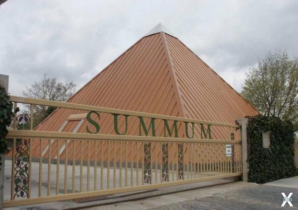 Пирамида Суммума, место упокоения Кло...
