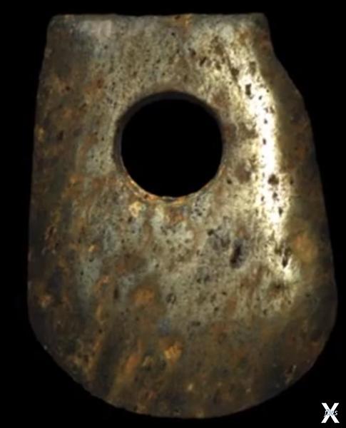 Топор из корунда (Китай, 6000 лет до ...
