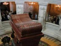Египетский саркофаг и шесть гробов Наполеона
