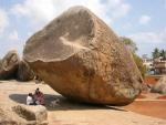 Таинственный камень небесного бога в Махабалипураме