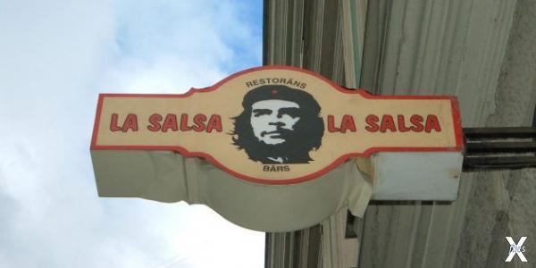 Че Гевара на вывеске ресторана в Риге