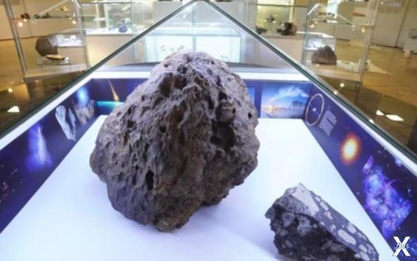 Фрагмент Челябинского метеорита