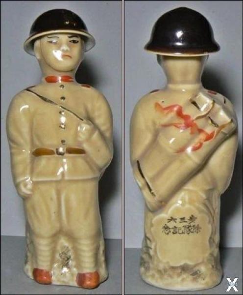 Бутылочка для саке в форме солдата-см...