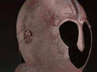 Полный «каммхельм». Темная история римского шлема из коллекции Акселя Гуттмана