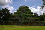 Храмовый комплекс в Камбодже был создан по подобию древнеамериканских городов. Кто и когда его построил?