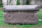Саркофаги "пожиратель плоти" в древней Турции превращали тела в скелеты за 40 дней