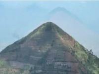 Почему древнюю пирамиду пытаются выдать за обычную гору. Какие тайны она в себе содержит?