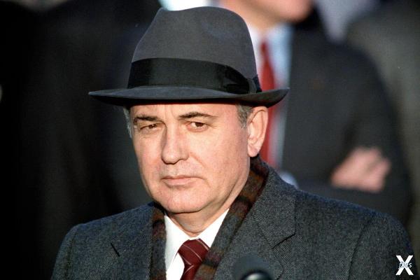 Тяжелый взгляд Горбачева в 1988 году ...