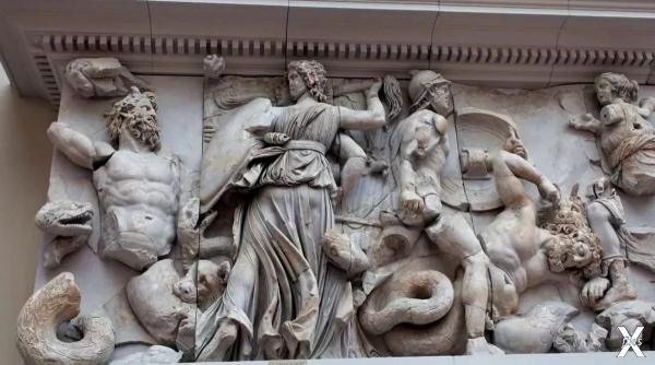 Пергамский алтарь Битва Богов с Титанами